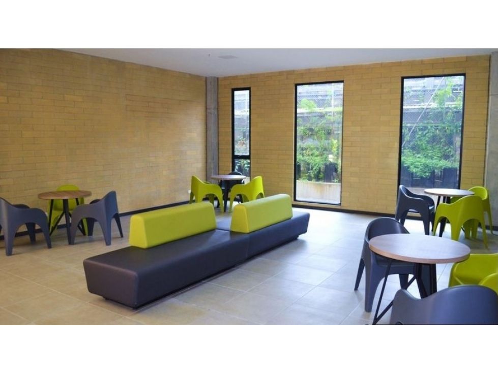 Oficina en venta Antioquia Medellín Cristo Rey 250 m2 Habitaciones 0 Baños 4 Garajes 4 Precio $1700000000