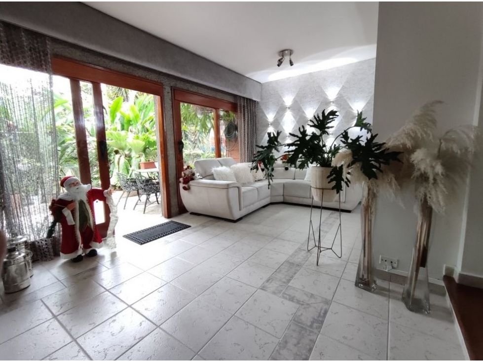 Casa en venta Antioquia Envigado Envigado 220 m2 Habitaciones 5 Baños 5 Garajes 1 Precio $1150000000