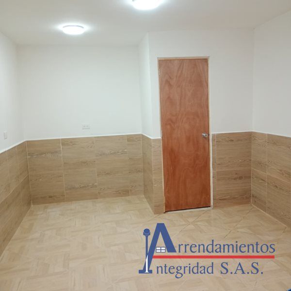 Local en arriendo Antioquia Medellín El Rincon 20 m2 Habitaciones 0 Baños 1 Garajes 0 Precio $1500000