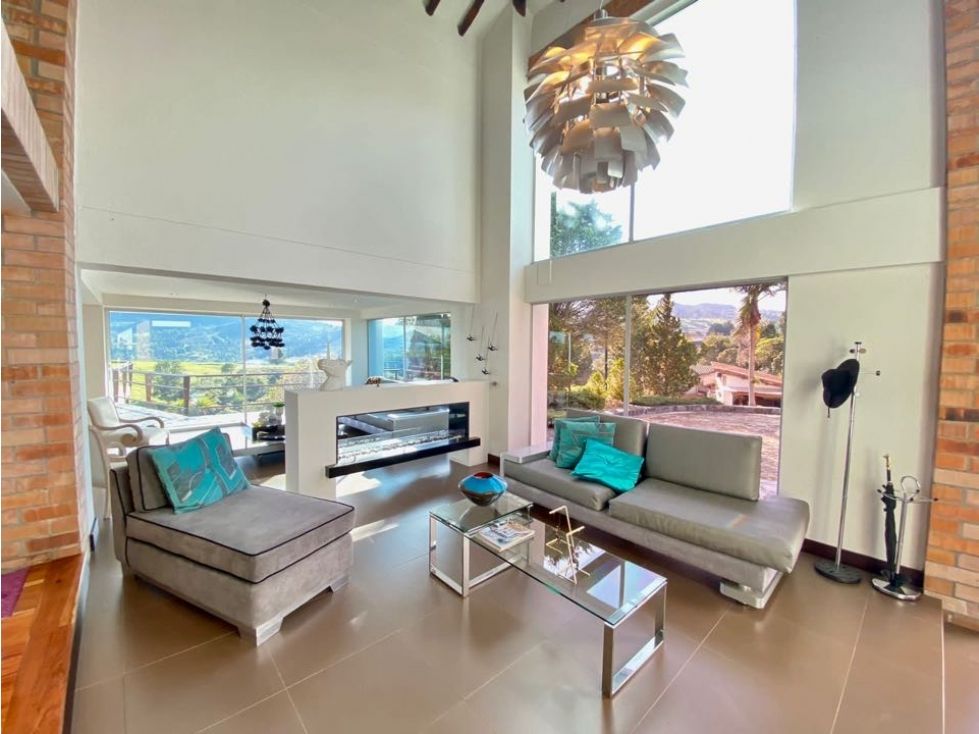 Casa en arriendo Antioquia Medellín Asomadera No1 920 m2 Habitaciones 6 Baños 7 Garajes 5 Precio $38000000