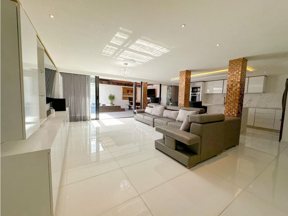 Casa en arriendo Antioquia Medellín La Candelaria 370 m2 Habitaciones 3 Baños 3 Garajes 2 Precio $24100000