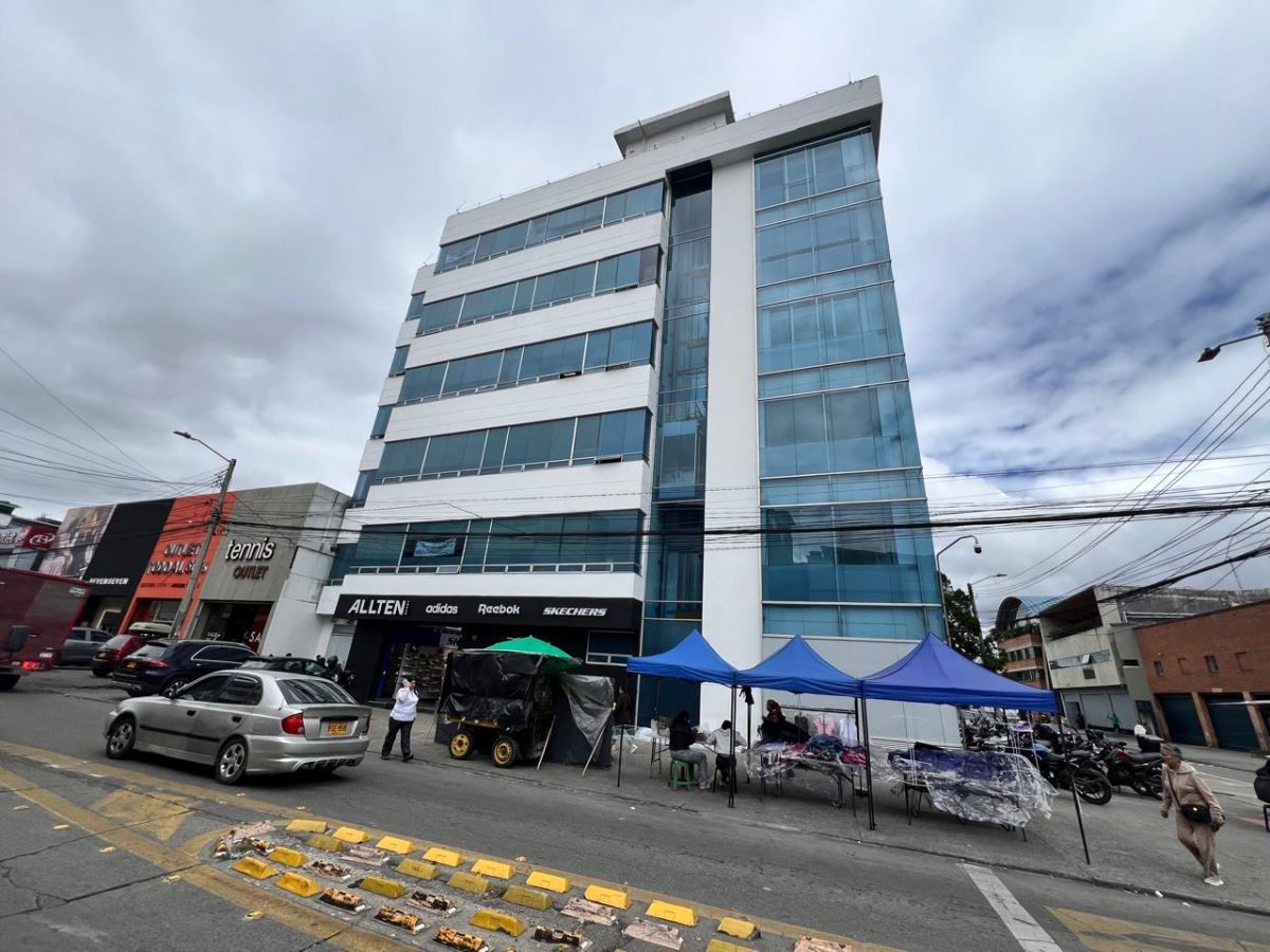 Oficina en arriendo Cundinamarca Bogotá Toberin 454 m2 Habitaciones 0 Baños 1 Garajes 0 Precio $25430000