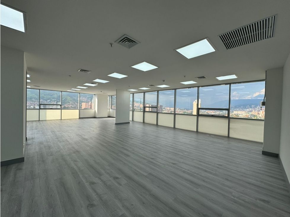 Oficina en arriendo Antioquia Envigado Primavera 116 m2 Habitaciones 0 Baños 2 Garajes 3 Precio $10798000