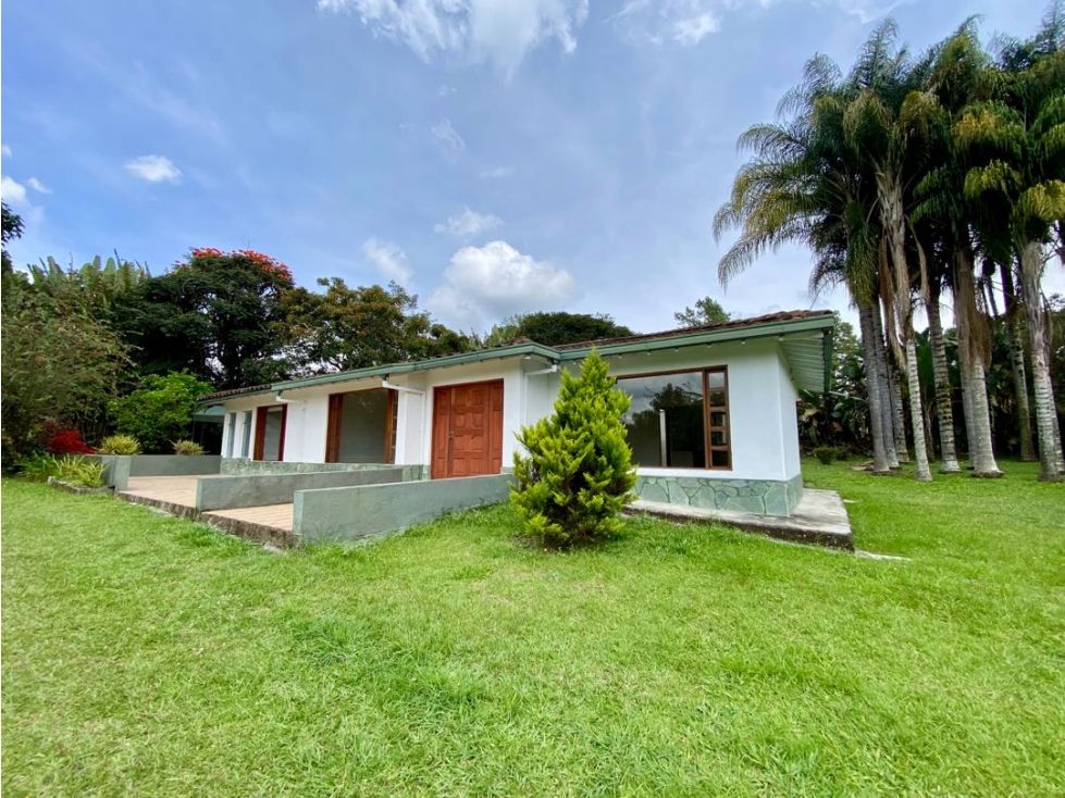 Casa en arriendo Antioquia Rionegro Rionegro 250 m2 Habitaciones 3 Baños 2 Garajes 2 Precio $10000000
