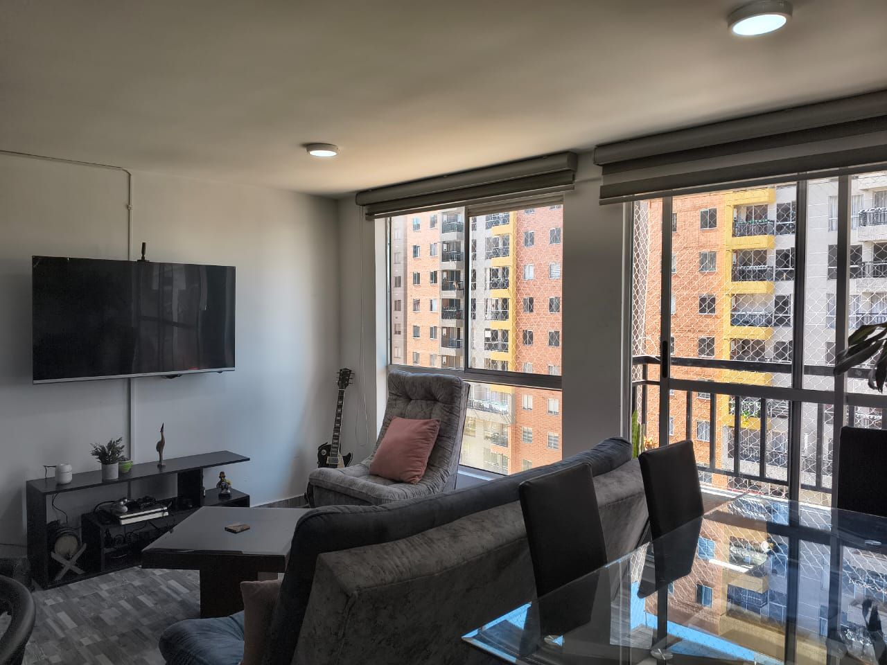 Apartamento en arriendo o venta Cundinamarca Madrid Cr Zafiro - La Prosperidad 60 m2 Habitaciones 3 Baños 2 Garajes 6 Precio venta $260000000 Precio arriendo $1250000