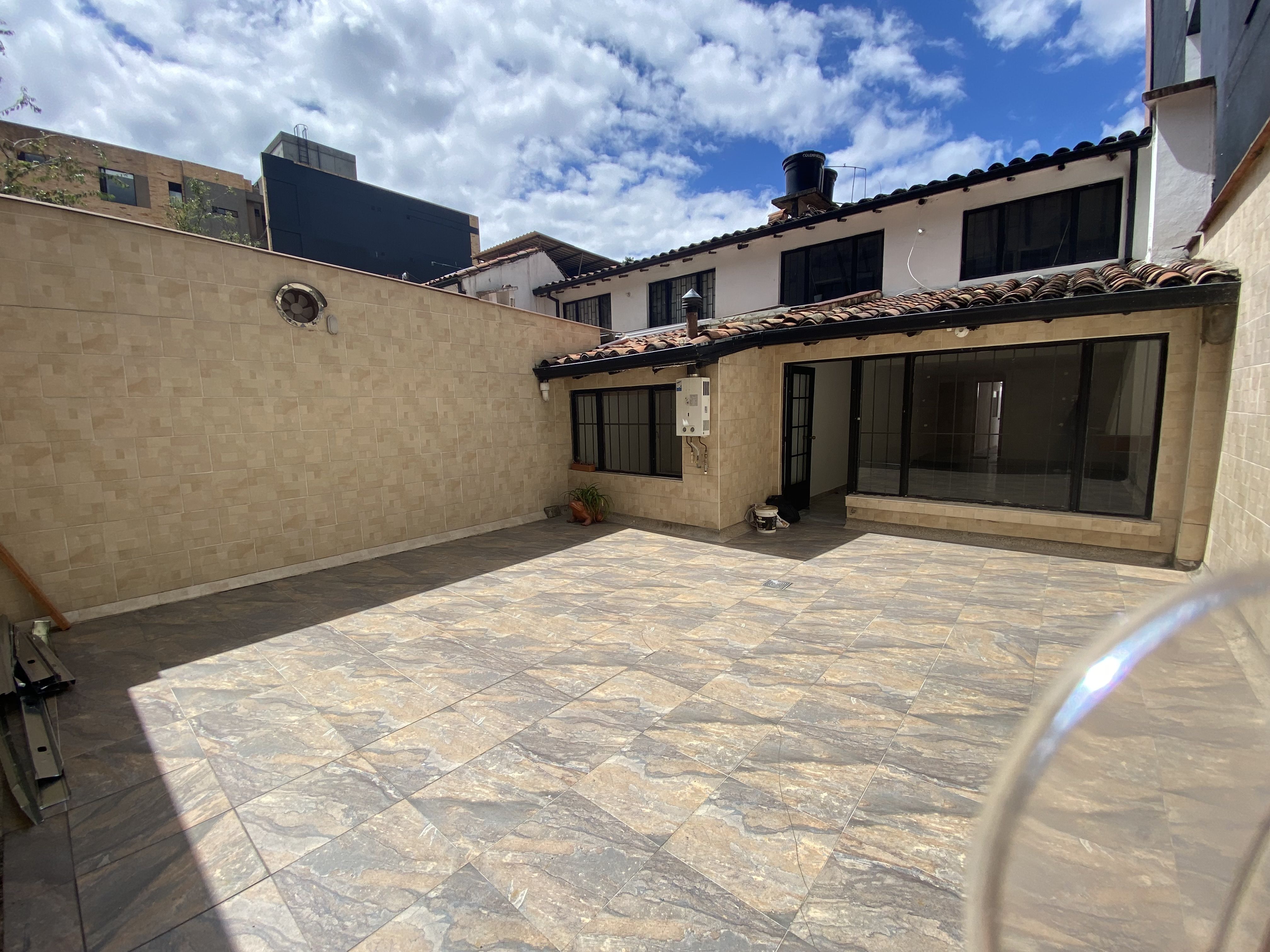 Casa en arriendo Cundinamarca Bogotá Lisboa 210 m2 Habitaciones 4 Baños 4 Garajes 2 Precio $4900000