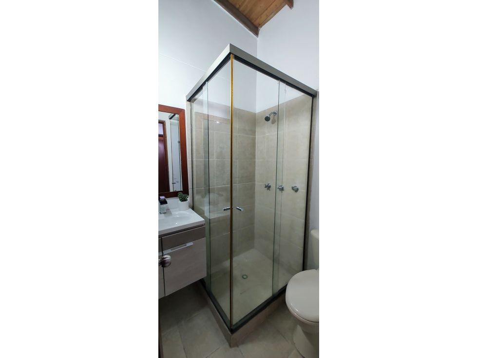 Casa en venta Antioquia Envigado El Esmeraldal 164 m2 Habitaciones 3 Baños 3 Garajes 4 Precio $1290000000