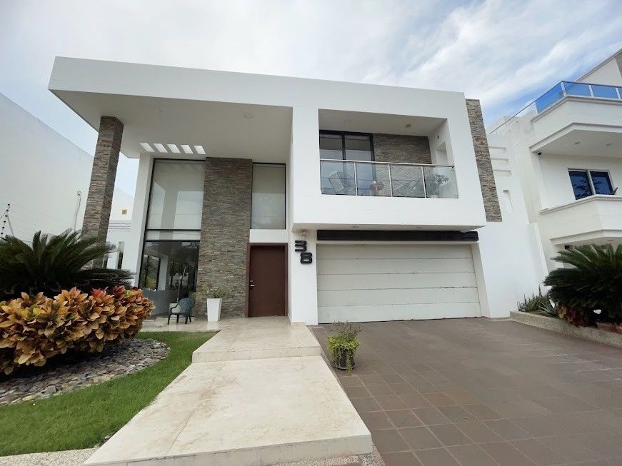 Casa en arriendo Atlántico Puerto Colombia Puerto Colombia 408 m2 Habitaciones 4 Baños 4 Garajes 2 Precio $15800000