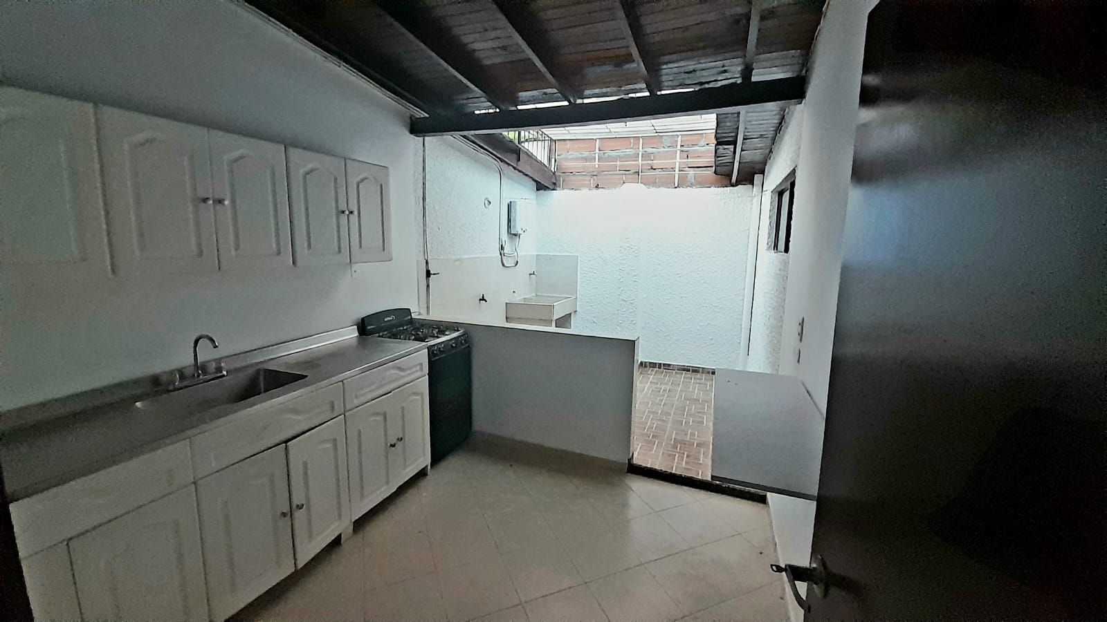 Casa en arriendo Antioquia Medellín La Castellana 180 m2 Habitaciones 3 Baños 2 Garajes 0 Precio $4000000