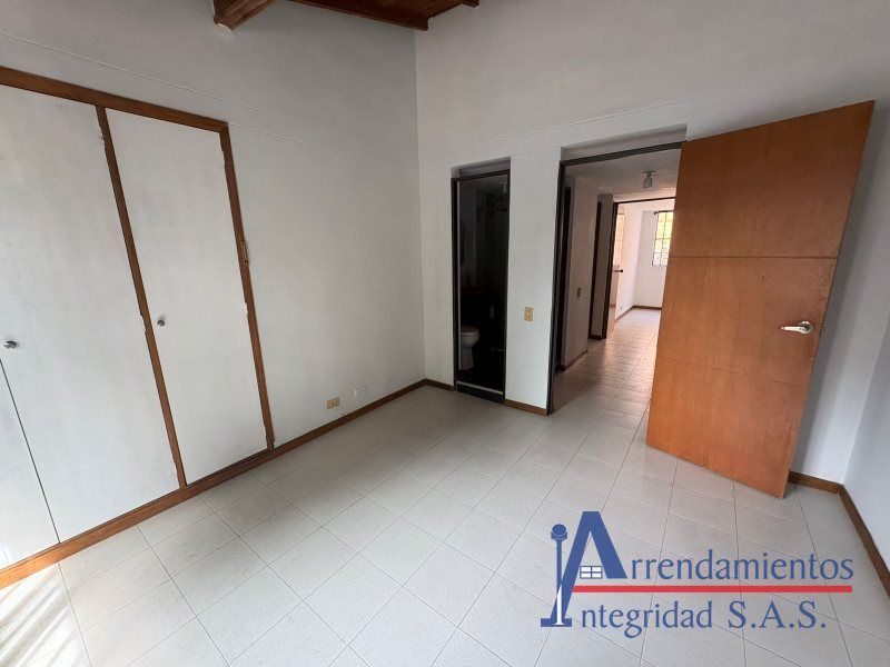 Apartamento en arriendo Antioquia Medellín Belen 90 m2 Habitaciones 5 Baños 3 Garajes 1 Precio $3800000