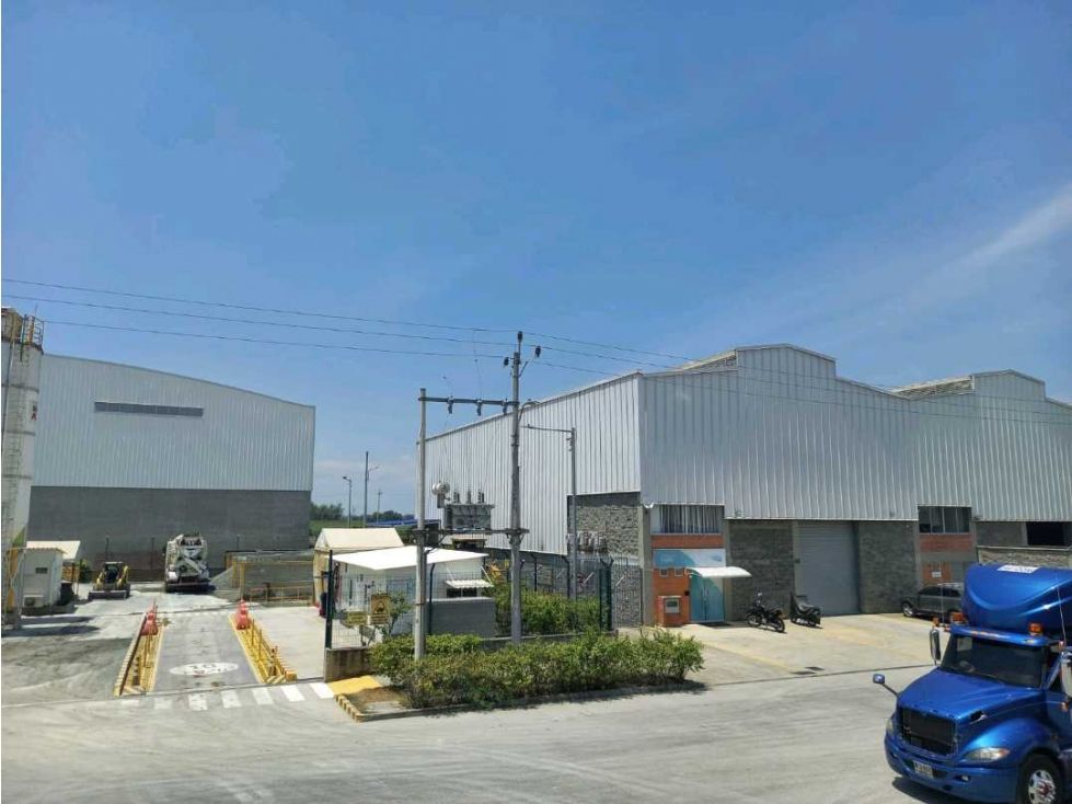 Bodega en arriendo o venta Valle Del Cauca Yumbo Yumbo 350 m2 Habitaciones 0 Baños 7 Garajes 10 Precio venta $4725000000 Precio arriendo $39379000