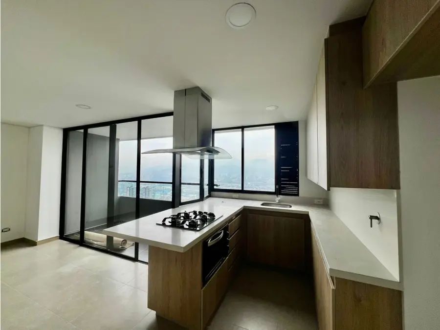 Apartamento en arriendo Antioquia Medellín Castropol 87 m2 Habitaciones 3 Baños 3 Garajes 2 Precio $2800000