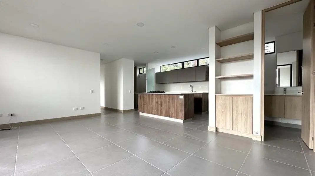 Apartamento en arriendo Antioquia Medellín El Tesoro 127 m2 Habitaciones 3 Baños 4 Garajes 2 Precio $4800000