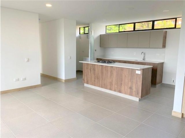 Apartamento en arriendo Antioquia Medellín El Tesoro 127 m2 Habitaciones 3 Baños 4 Garajes 2 Precio $4600000