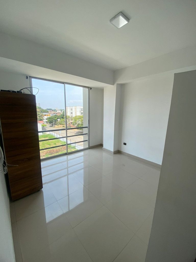 Edificio en venta Valle Del Cauca Cali Urbanización La Flora 1200 m2 Habitaciones 22 Baños 25 Garajes 0 Precio $4200000000