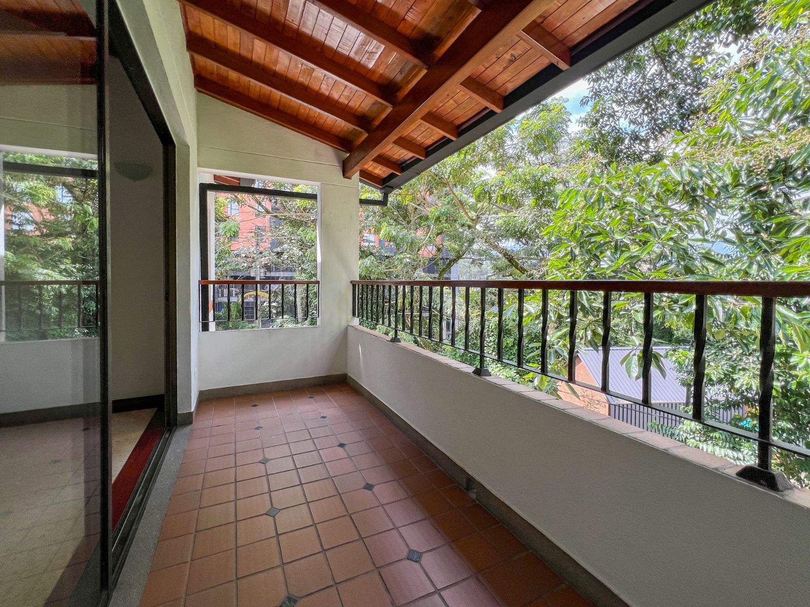 Casa en arriendo Antioquia Envigado La Inmaculada 260 m2 Habitaciones 3 Baños 5 Garajes 2 Precio $7500000