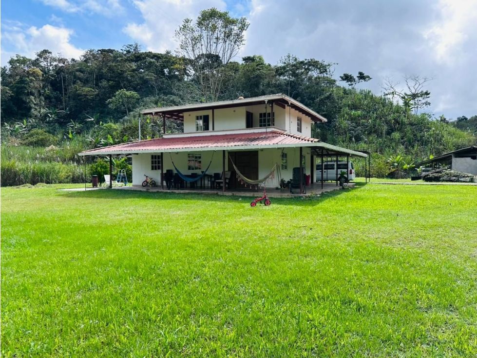Finca en venta Antioquia San Roque San Roque 300 m2 Habitaciones 4 Baños 2 Garajes 5 Precio $600000000