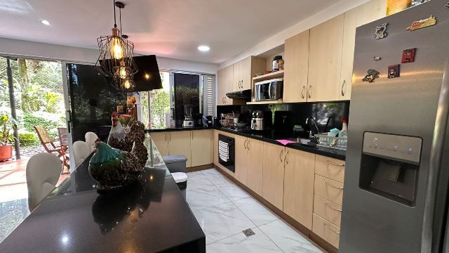 Casa en venta Antioquia Medellín Calle Nueva 315 m2 Habitaciones 4 Baños 3 Garajes 2 Precio $1570000000