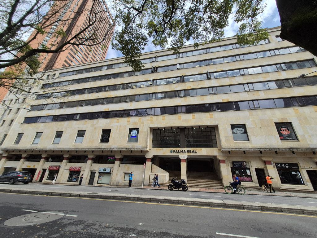 Oficina en arriendo Cundinamarca Bogotá Samper 1011 m2 Habitaciones 0 Baños 4 Garajes 9 Precio $31761854