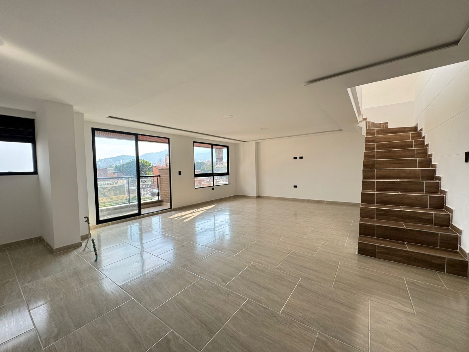 Casa en venta Antioquia Medellín Rosales 200 m2 Habitaciones 4 Baños 3 Garajes 1 Precio $1350000000