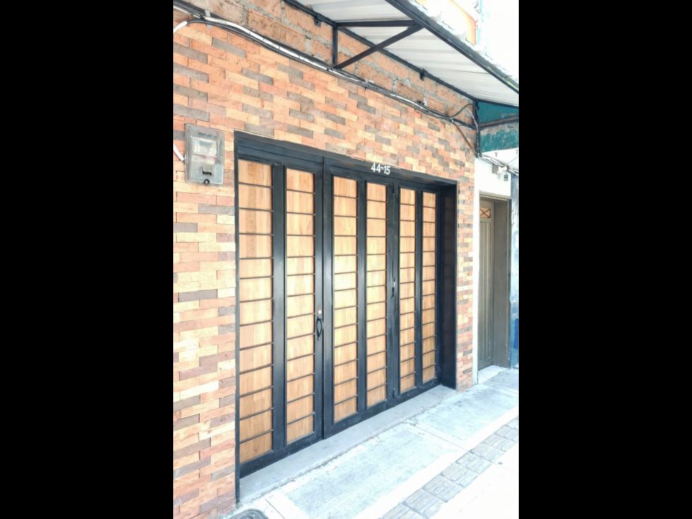 Local en arriendo Antioquia Envigado Primavera 33 m2 Habitaciones 0 Baños 1 Garajes 0 Precio $2700000