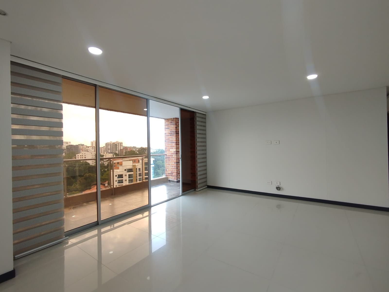 Apartamento en venta Risaralda Pereira Pinares De San Martin 238 m2 Habitaciones 4 Baños 5 Garajes 2 Precio $1650000000