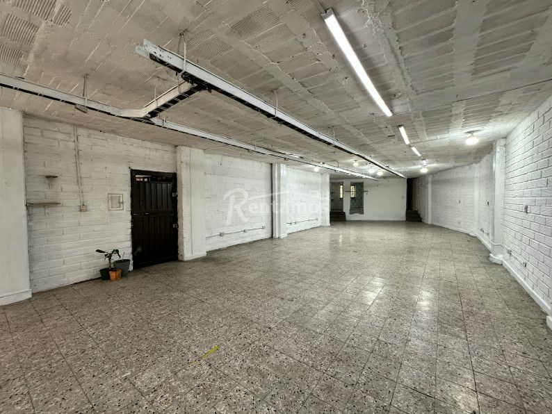 Bodega en arriendo Antioquia Itagüí Las Brisas 180 m2 Habitaciones 0 Baños 2 Garajes 0 Precio $3500000