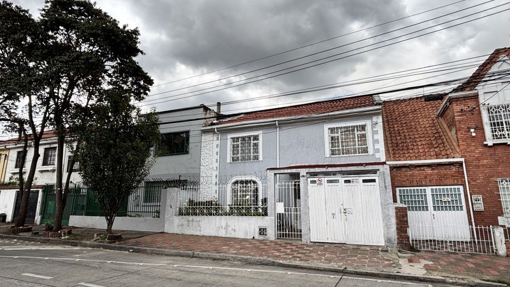Casa en venta Cundinamarca Bogotá Teusaquillo 203 m2 Habitaciones 8 Baños 8 Garajes 1 Precio $830000000