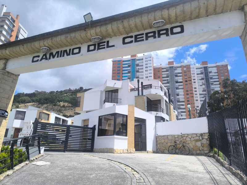 Edificio en venta Cundinamarca Bogotá Bosque De Pinos 238 m2 Habitaciones 5 Baños 6 Garajes 4 Precio $2200000000