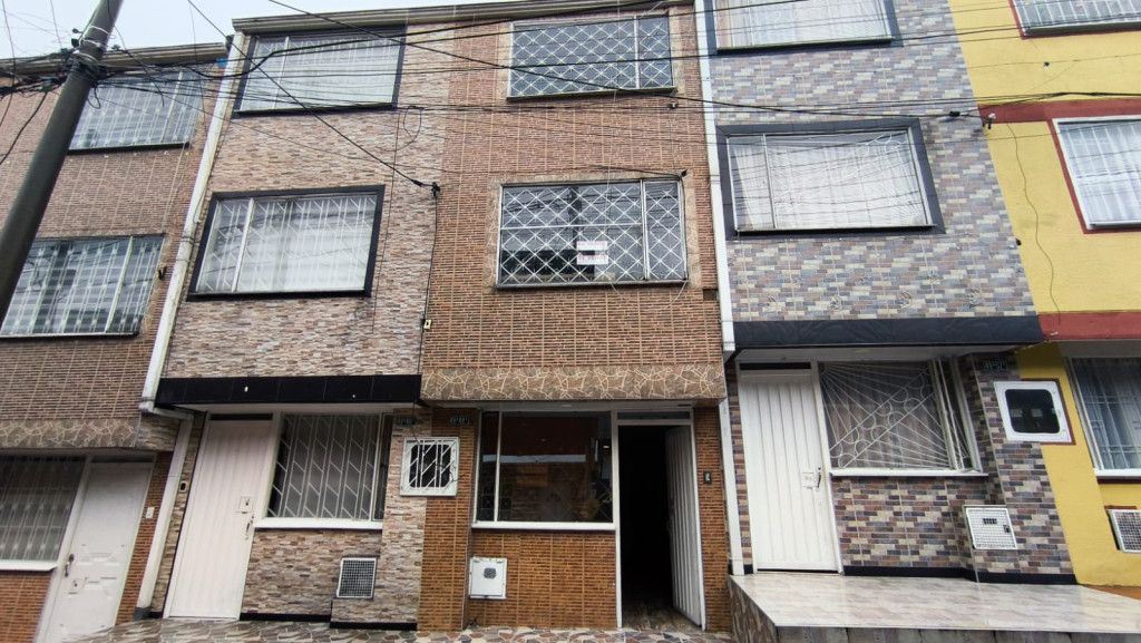 Casa en venta Cundinamarca Bogotá El Socorro Iii Sector 80 m2 Habitaciones 4 Baños 3 Garajes 0 Precio $250000000