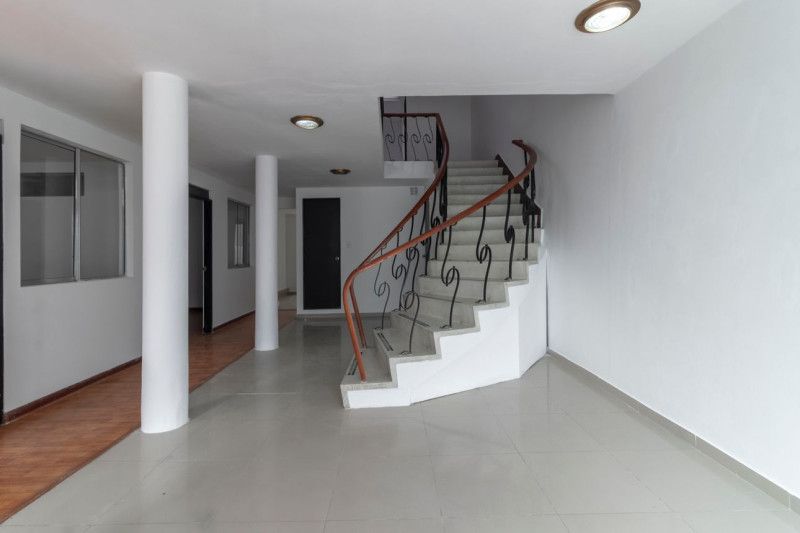 Casa en arriendo Cundinamarca Bogotá Las Américas 350 m2 Habitaciones 16 Baños 10 Garajes 1 Precio $12000000