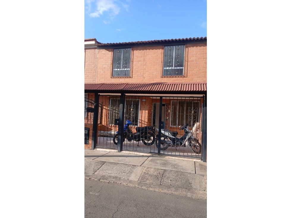 Casa en arriendo Valle Del Cauca Cali Ciudad Real 110 m2 Habitaciones 3 Baños 2 Garajes 1 Precio $1600000