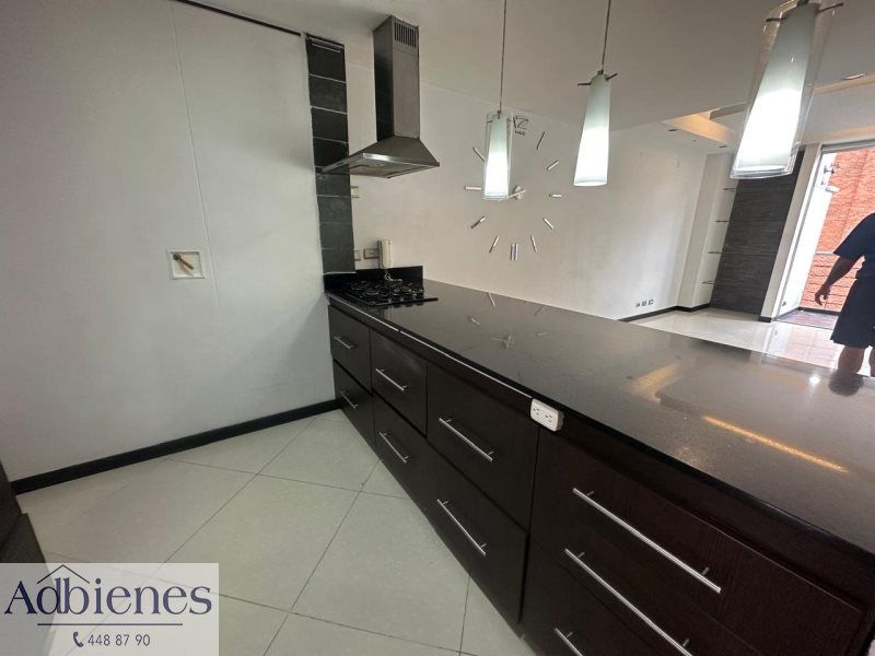 Apartamento en arriendo Antioquia Medellín Laureles 120 m2 Habitaciones 3 Baños 3 Garajes 2 Precio $5200000