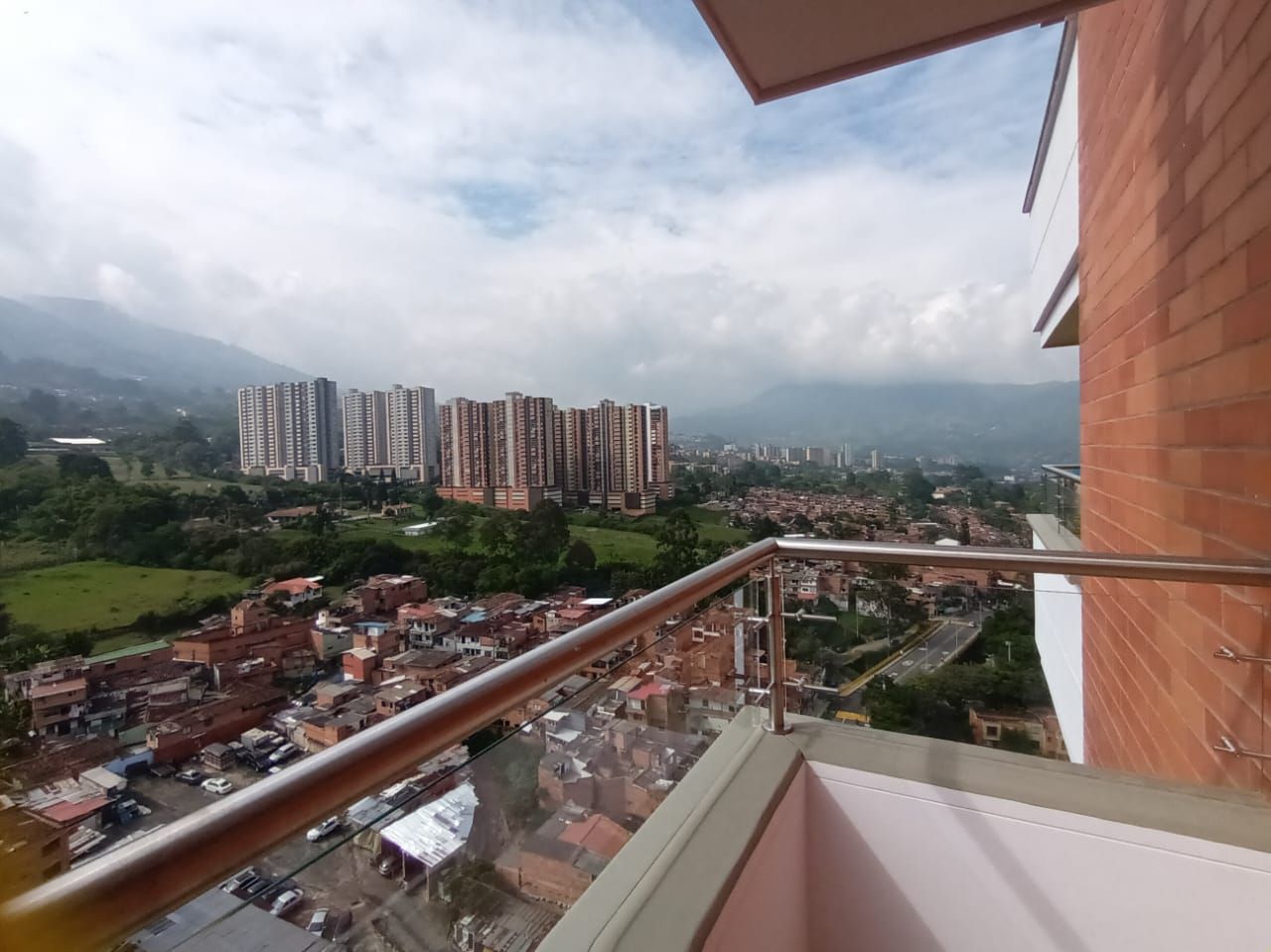 Apartamento en arriendo Antioquia La Estrella Los Horizontes 60 m2 Habitaciones 2 Baños 2 Garajes 1 Precio $2500000
