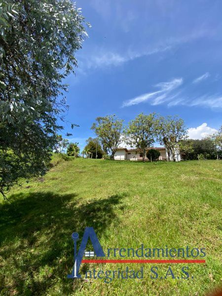 Finca en venta Antioquia Rionegro Villas De Rionegro 11000 m2 Habitaciones 4 Baños 3 Garajes 2 Precio $2300000000