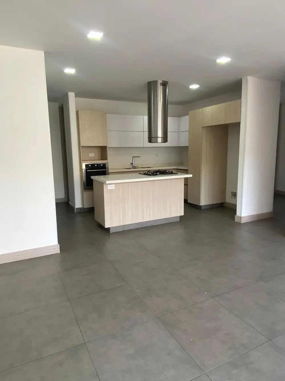 Apartamento en arriendo Valle Del Cauca Cali Villa Colombia 122 m2 Habitaciones 2 Baños 3 Garajes 2 Precio $2400000