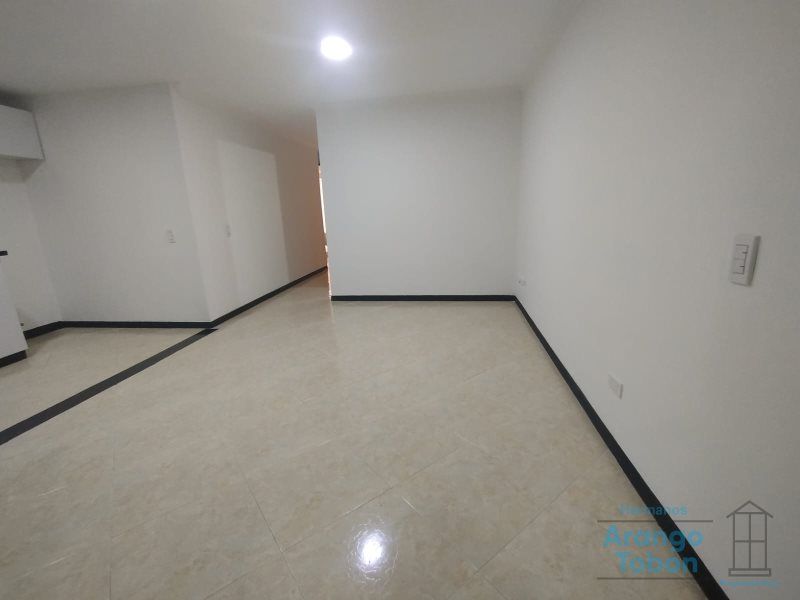 Apartamento en arriendo Antioquia Medellín El Nogal- Los Almendros 80 m2 Habitaciones 3 Baños 2 Garajes 1 Precio $3000000