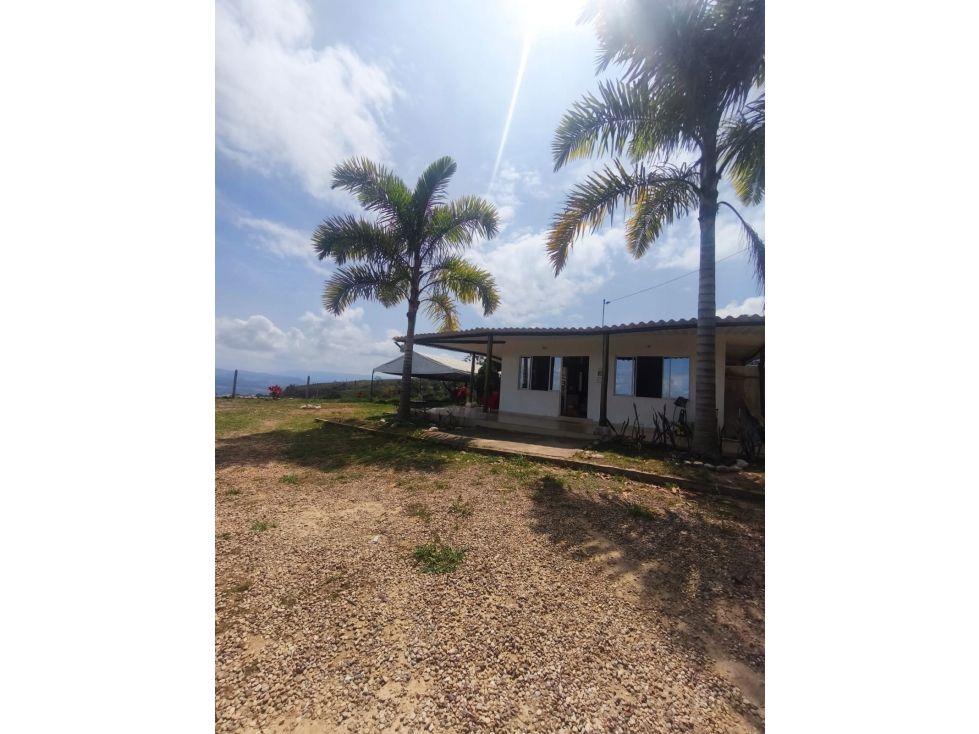 Casa Campestre en arriendo Santander Girón Girón 130 m2 Habitaciones 4 Baños 3 Garajes 8 Precio $3000000