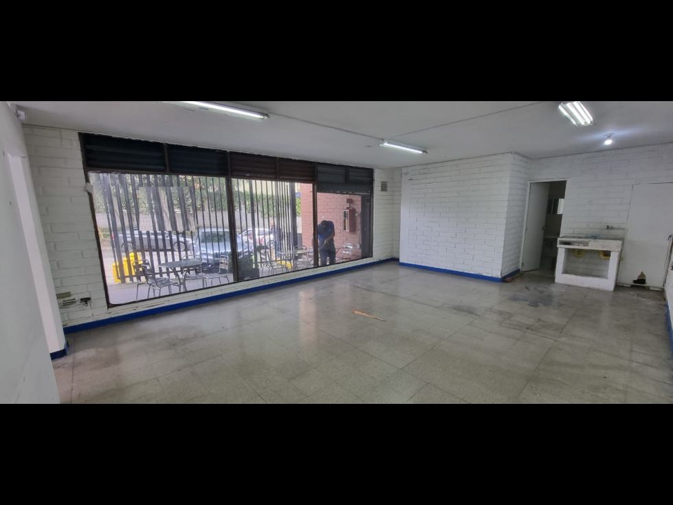 Local en arriendo o venta Antioquia Itagüí Itagüí 58 m2 Habitaciones 0 Baños 1 Garajes 1 Precio venta $380000000 Precio arriendo $3984855