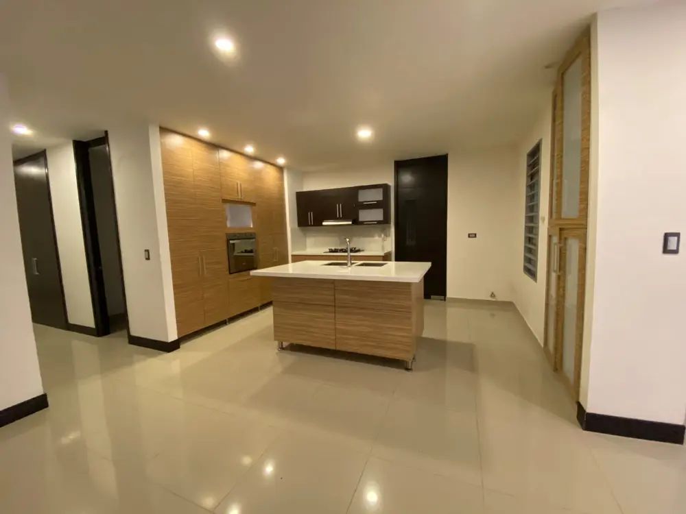 Apartamento en arriendo Valle Del Cauca Cali El Calvario 160 m2 Habitaciones 4 Baños 5 Garajes 2 Precio $3000000