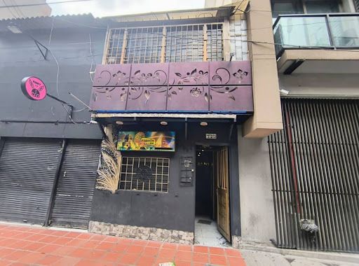 Local en venta Cundinamarca Bogotá Chapinero Central 71 m2 Habitaciones 0 Baños 3 Garajes 0 Precio $1100000000