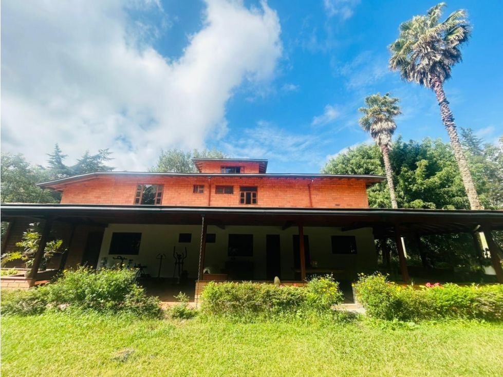Casa en arriendo o venta Antioquia Rionegro El Porvenir 500 m2 Habitaciones 9 Baños 8 Garajes 8 Precio venta $3000000000 Precio arriendo $15000000