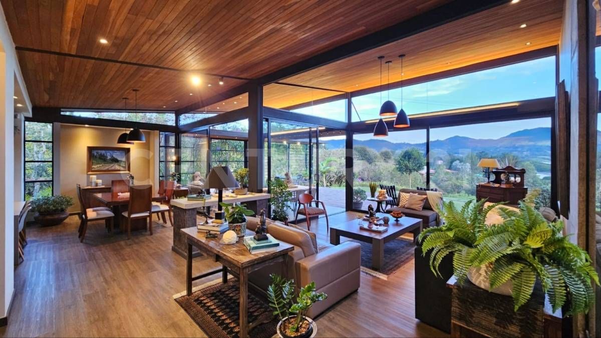 Casa en venta Antioquia La Ceja La Ceja 372 m2 Habitaciones 3 Baños 5 Garajes 2 Precio $2850000000