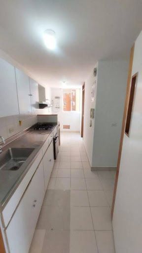 Apartamento en arriendo Antioquia Medellín Las Playas 100 m2 Habitaciones 3 Baños 2 Garajes 1 Precio $3800000