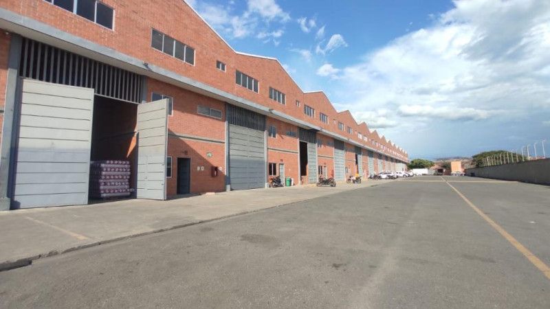 Bodega en arriendo Valle Del Cauca Yumbo Zona Industrial 585 m2 Habitaciones 0 Baños 6 Garajes 3 Precio $14370000