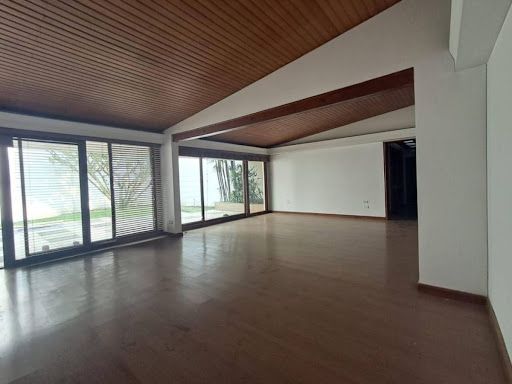 Casa en arriendo Risaralda Pereira Los Alamos 475 m2 Habitaciones 4 Baños 4 Garajes 2 Precio $9000000