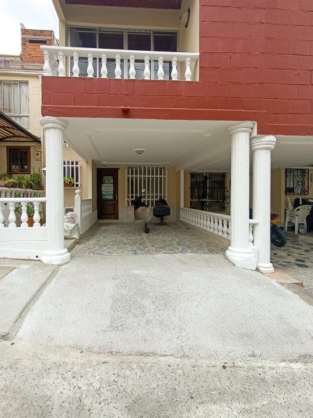 Casa en arriendo Antioquia Bello La Cabañita 80 m2 Habitaciones 4 Baños 2 Garajes 1 Precio $3000000