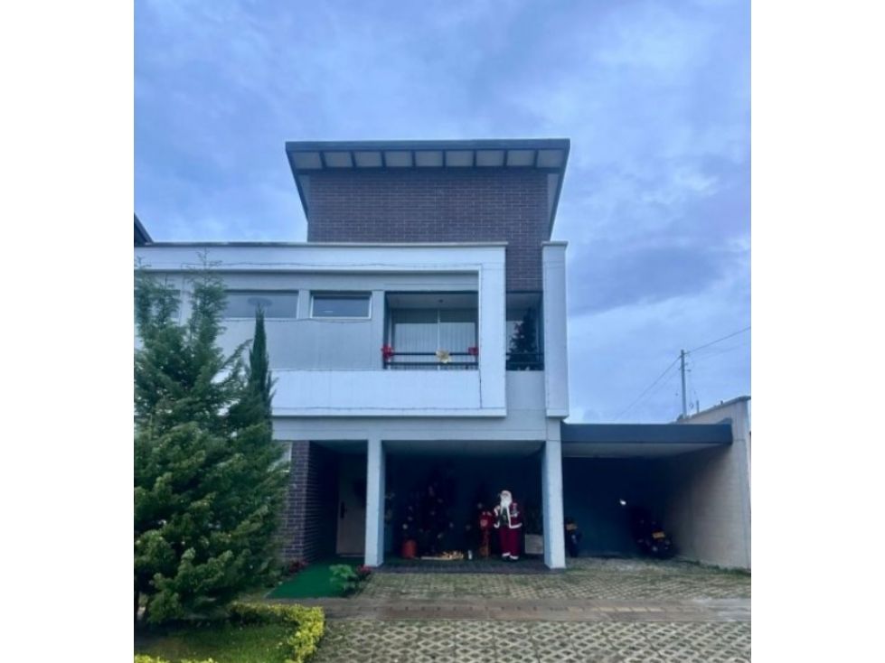 Casa en venta Antioquia Rionegro Ub Lotus Et I 230 m2 Habitaciones 5 Baños 5 Garajes 2 Precio $1550000000
