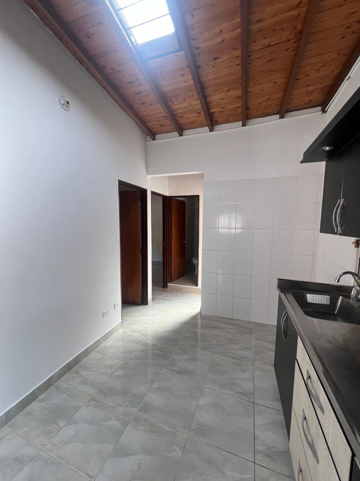 Casa en arriendo Antioquia Medellín Barrios De Jesus 60 m2 Habitaciones 3 Baños 2 Garajes 2 Precio $1500000