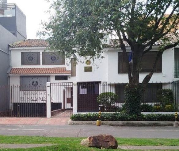 Casa en arriendo Cundinamarca Bogotá Santa Barbara Central 700 m2 Habitaciones 4 Baños 5 Garajes 4 Precio $15000000